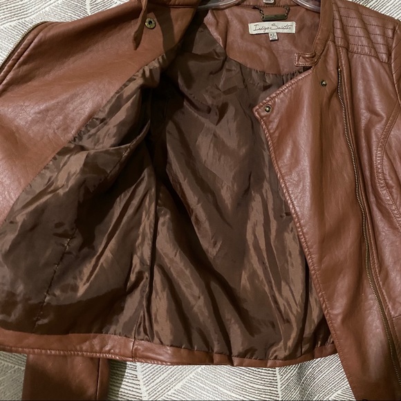 Stylish Faux Leather Jacket - Picture 5 of 7
